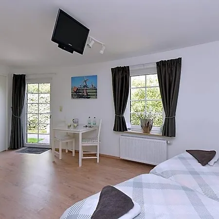 לינה וארוחת בוקר De Witte Molen 4*